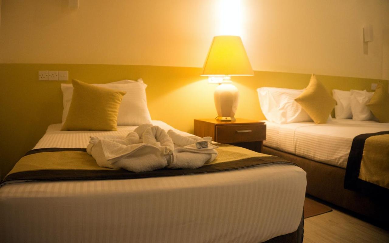 Beach Corridor Hotel&Spa Negombo Buitenkant foto