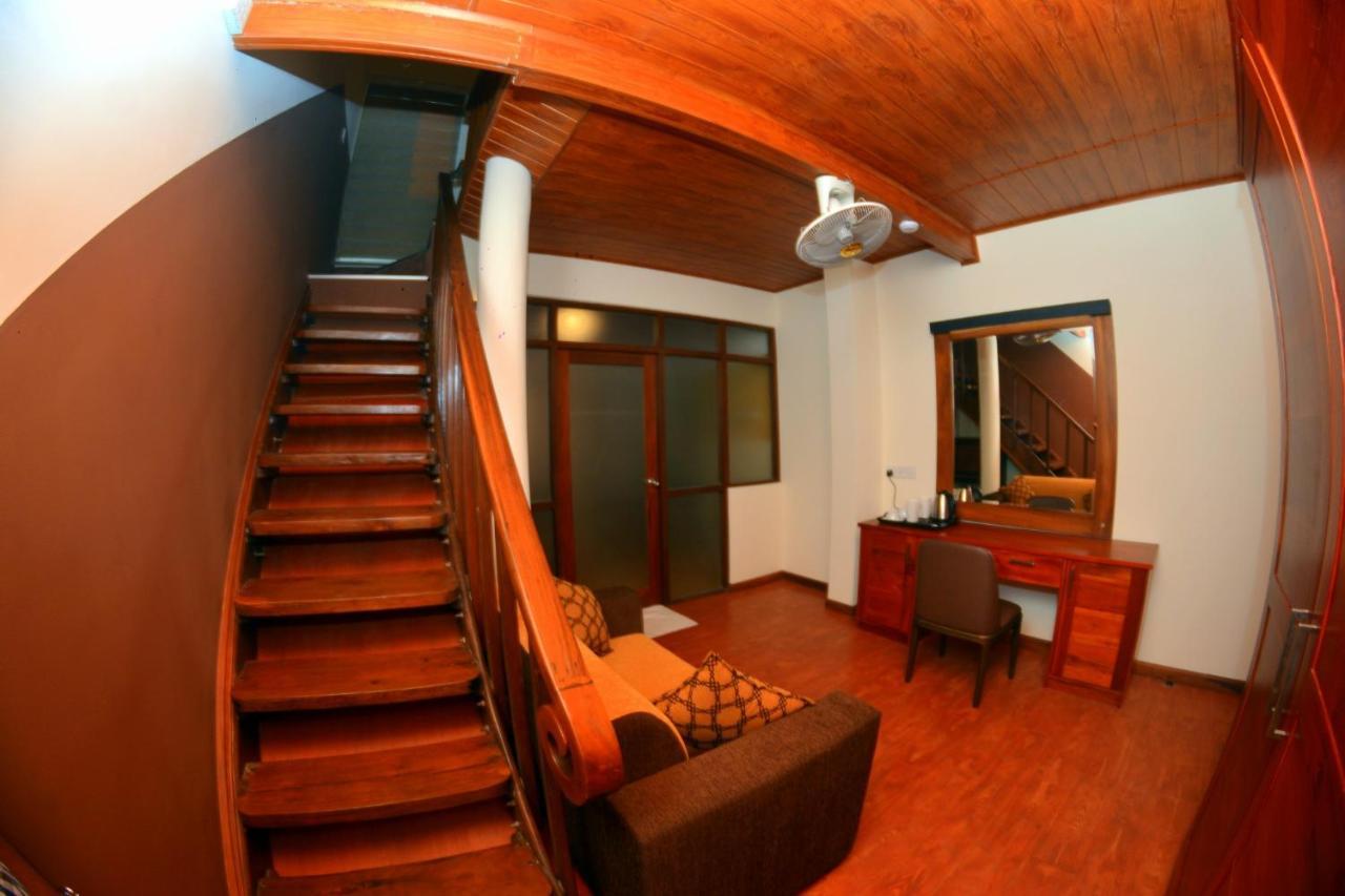 Beach Corridor Hotel&Spa Negombo Buitenkant foto