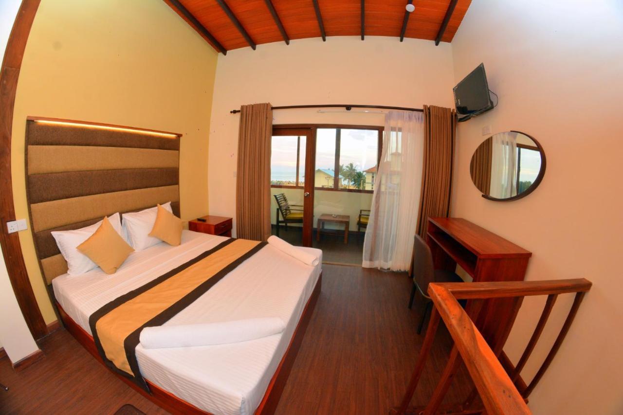 Beach Corridor Hotel&Spa Negombo Buitenkant foto